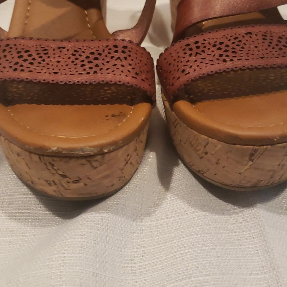 Brown platforms - Picture 2 of 3